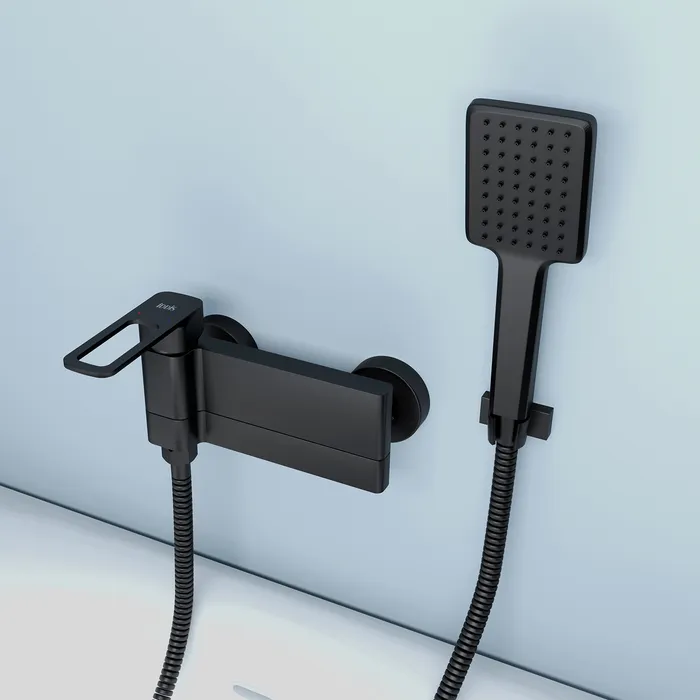 Смеситель для ванны IDDIS Слайд черный SLIBL00i02