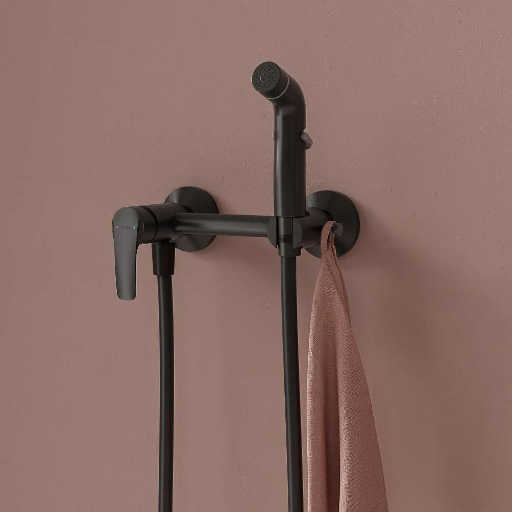 Смеситель с гигиенической лейкой IDDIS Ray черный матовый RAYBL00i08