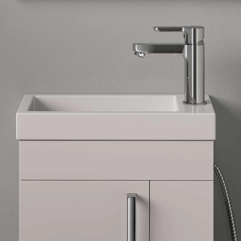 Смеситель для раковины IDDIS Сена с гигиенической лейкой SENSB00i08